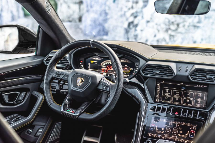 Торпедо Lamborghini Urus 800 by Manhart Racing 2019 года  (фото 17 из 18)
